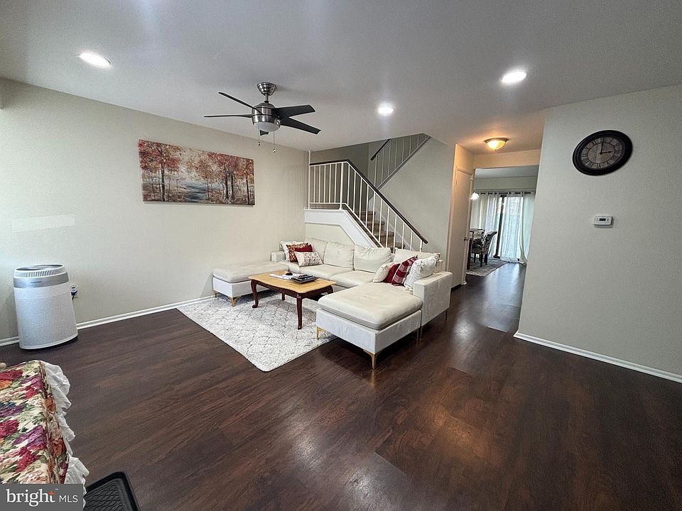 1st image of 35 Harwood Ln