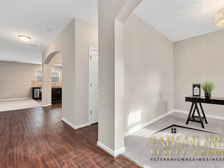 436 Stapleford Ln — Photo 4