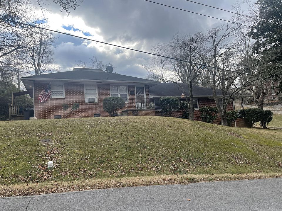 2nd image of 204 Woodlawn Ave