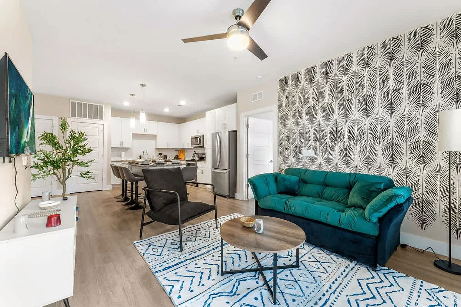 2 bed, 1.0 bath, $3,852 — Photo 1