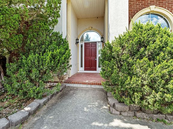 3rd image of 790 Prairie Ln