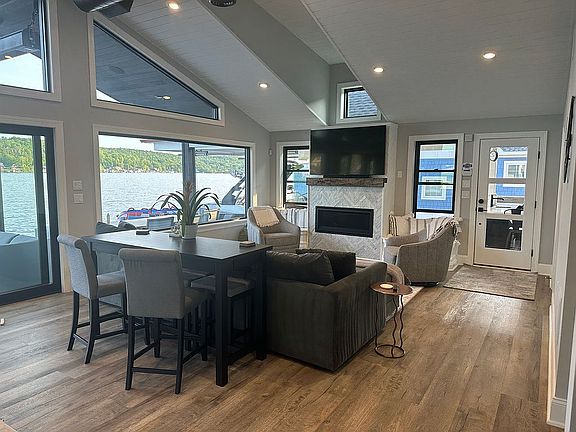 Family room gas fireplace