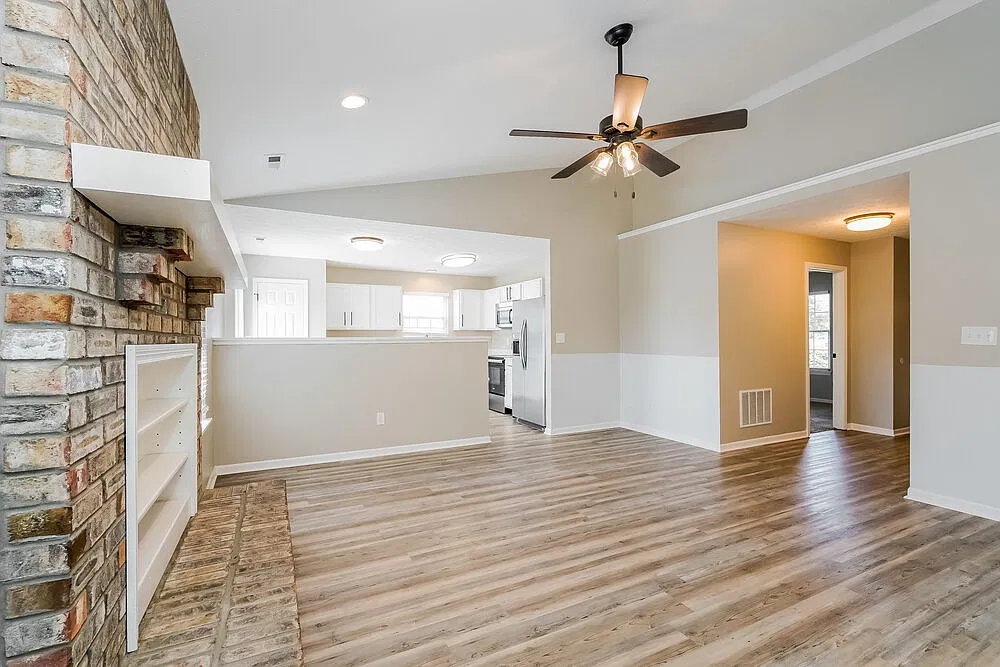 4 bed, 2.0 bath, 1386 sqft, $1,945 — Photo 4