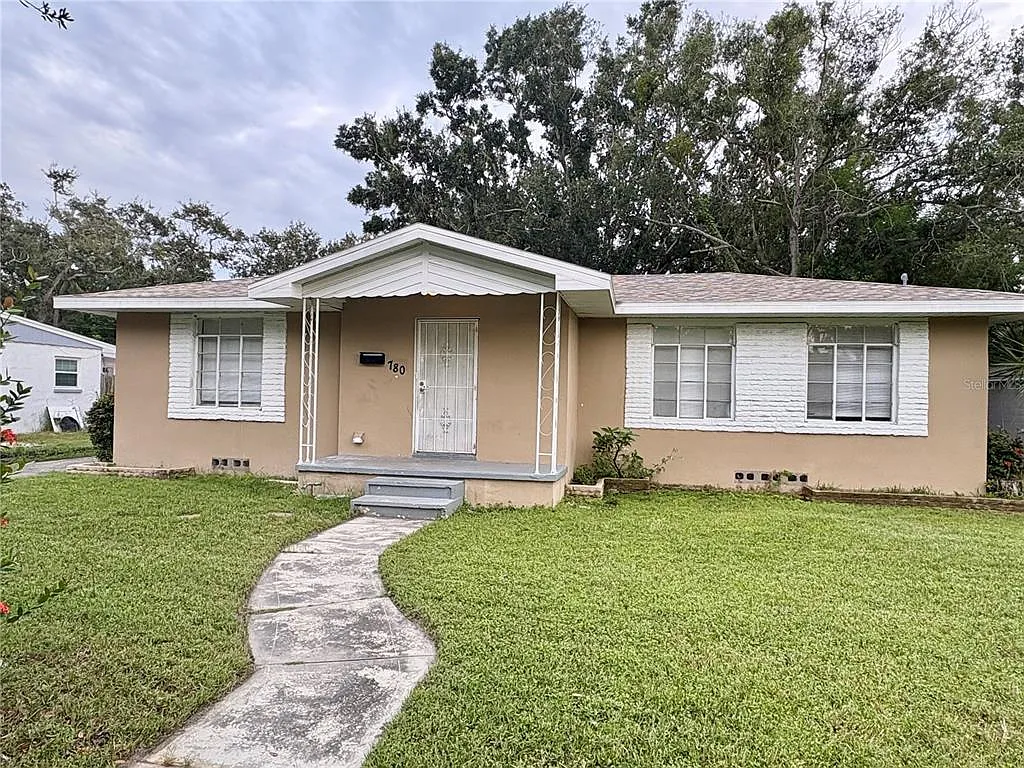 4 bed, 2.0 bath, 1201 sqft, $2,500 — Photo 3