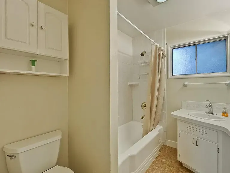 907 Embarcadero Rd — Photo 9