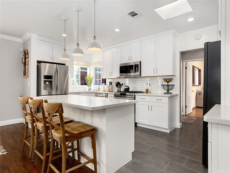 2nd image of 4225 Gaviota Ave