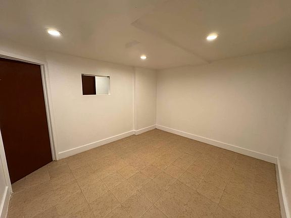 4th image of 1012 Kelly St #A