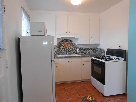 2nd image of 1213 Girard Blvd SE APT B