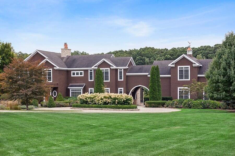 8768 Warren Woods Rd, Lakeside, MI 49128 MLS 23028808 Zillow