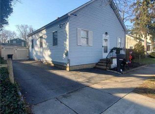 191 S Broadway, Lindenhurst, NY 11757