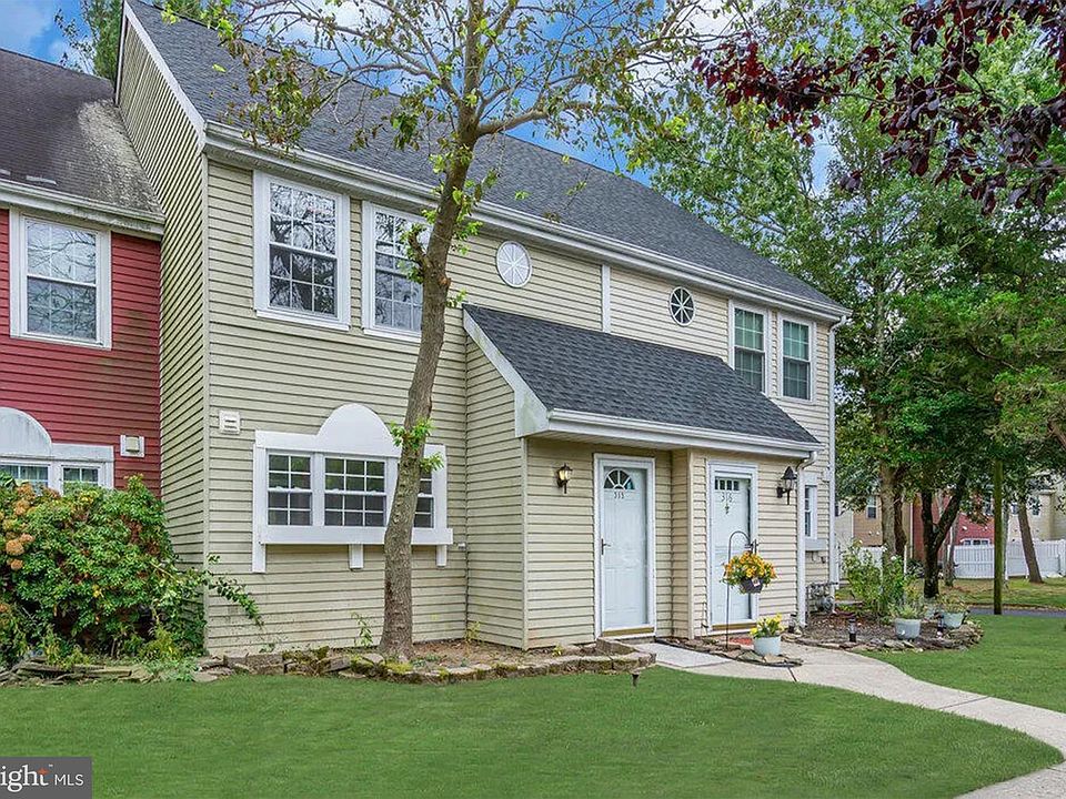 1st image of 315 Beach Plum Ct
