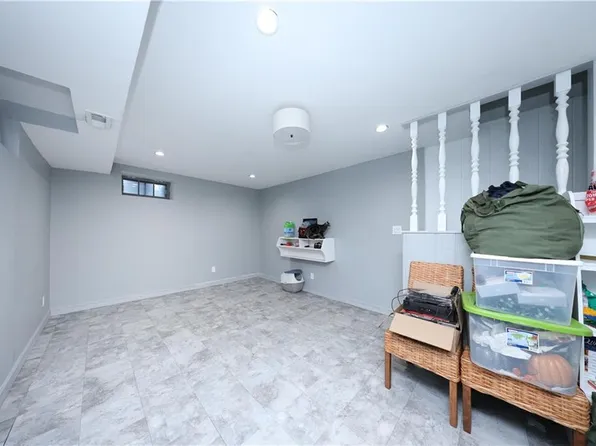 969 Armstrong Avenue image 30 of 34