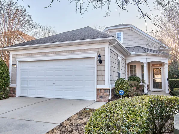 208 Callum Pl, Cary, NC 27519