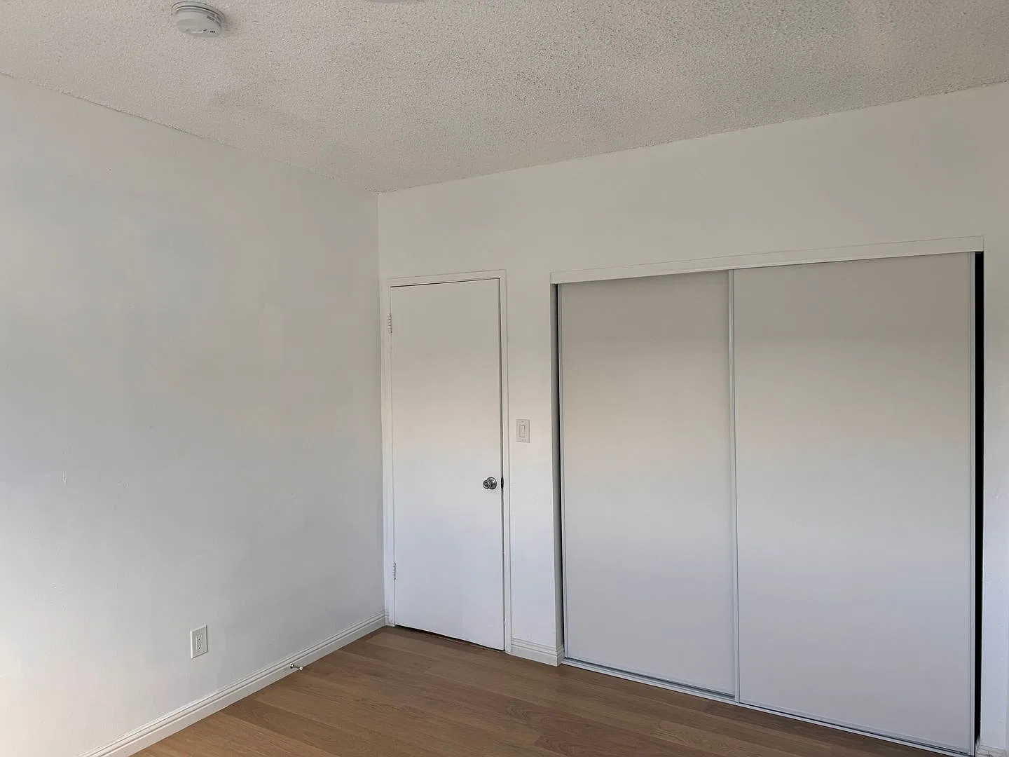 1573 Torrance Blvd — Photo 4