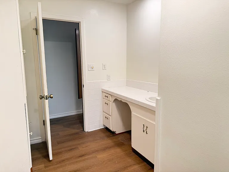 5166 Interstate Highway 30 Service Rd — Photo 17
