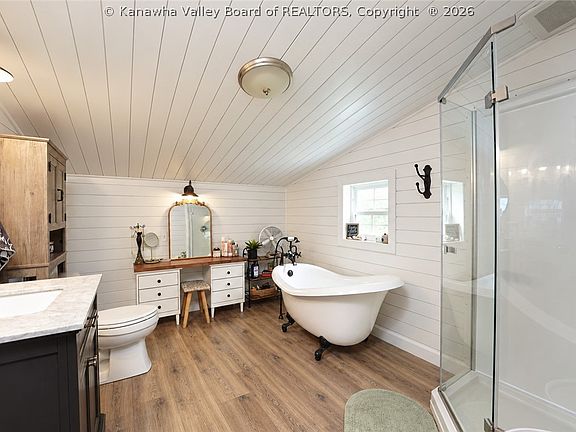 18th image of 51 Quenwood Ln