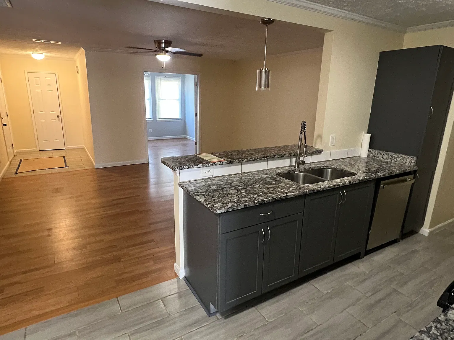 4 bed, 1500 sqft, $2,200 — Photo 4