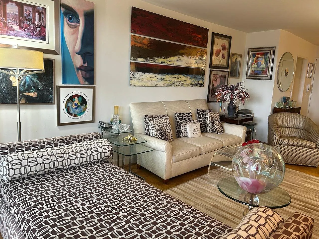 Room Rental in Luxury Building — Photo 3