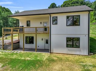88 Smokey Quartz Ln, Flat Rock, NC 28731