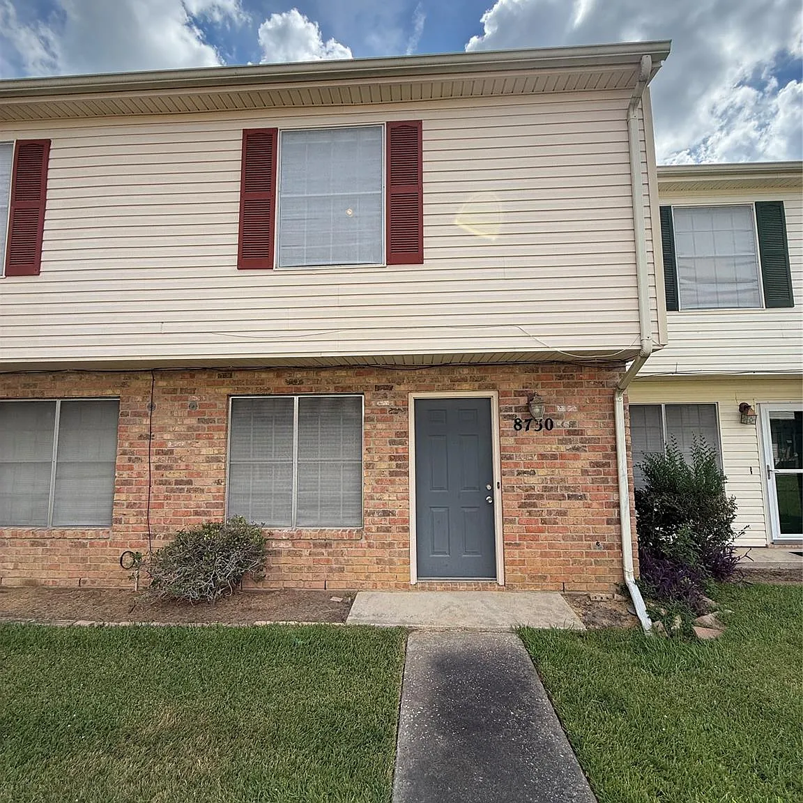 2 bed, 1.5 bath, 992 sqft, $1,200 — Photo 1