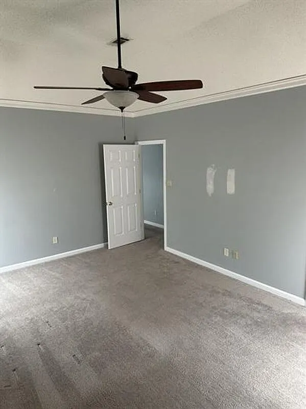 3 bed, 2.0 bath, 2070 sqft, $2,100 — Photo 4