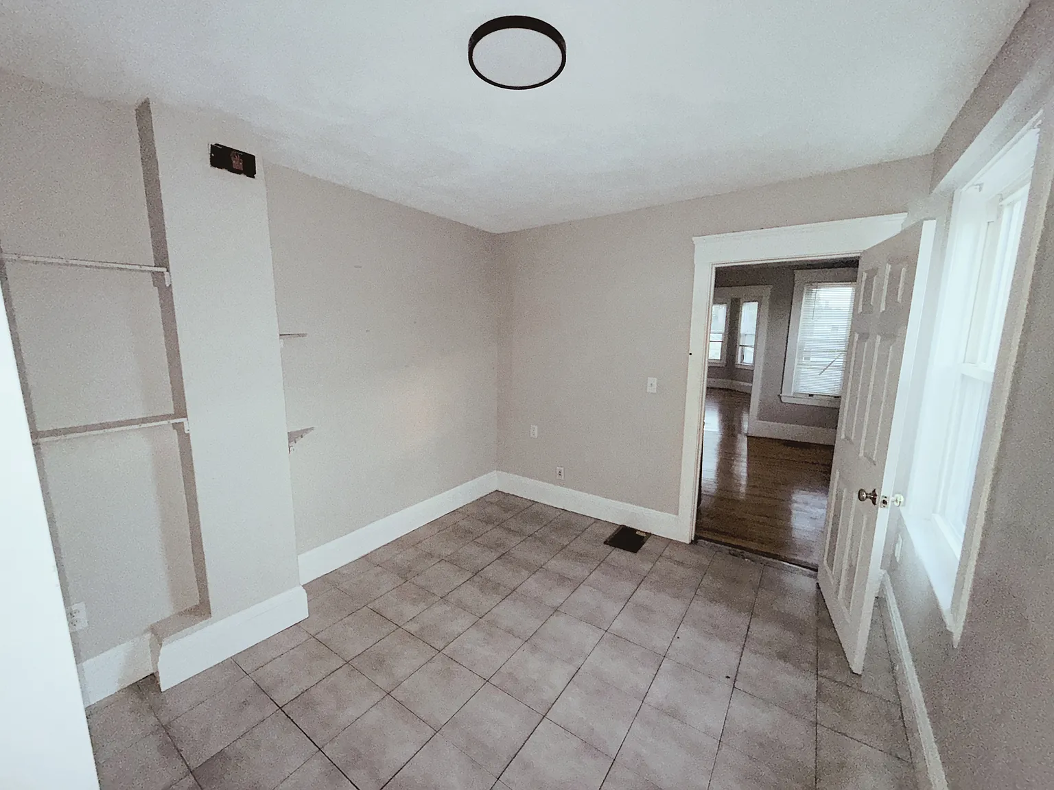 3 bed, 1200 sqft, $2,850 — Photo 4