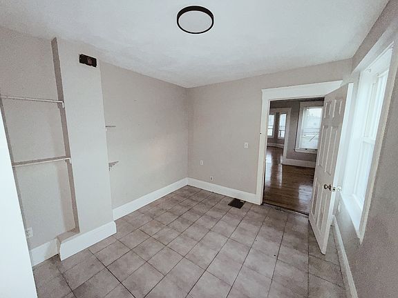 4th image of 46 Grove St Floor 3