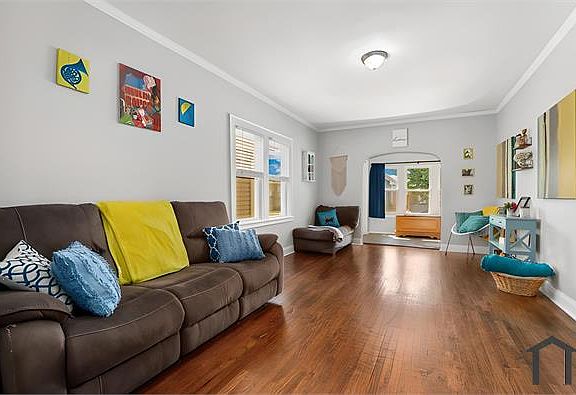 2nd image of 3507 N Oak Park Ave