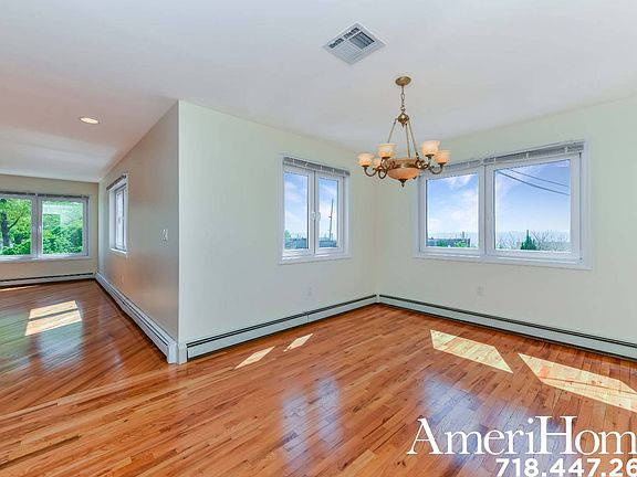 4th image of 698 Barclay Ave
