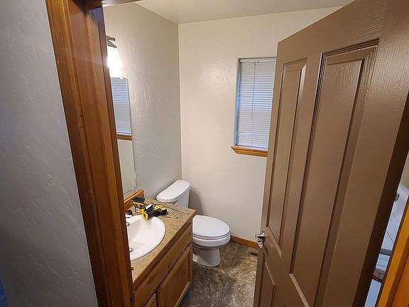3rd image of 2418-2420 Ernest Ave