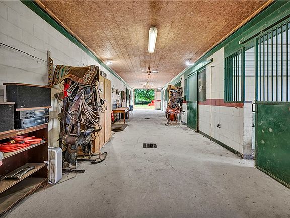 5th image of 2318 Fleming Rd