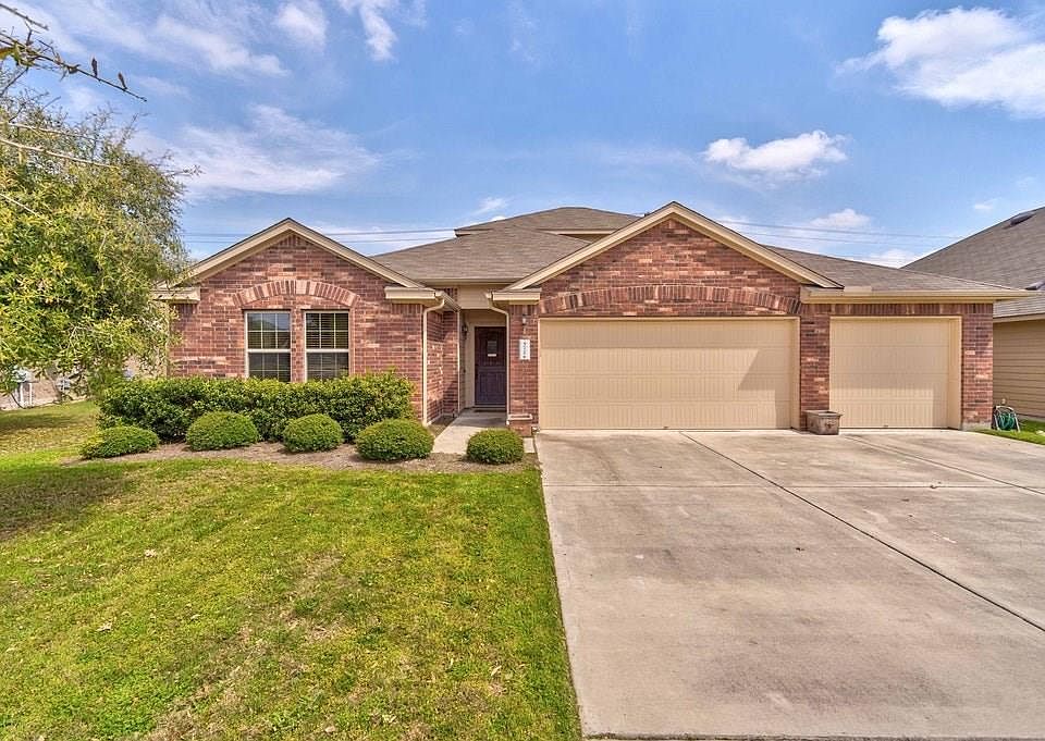 1st image of 572 Bottle Brush Dr