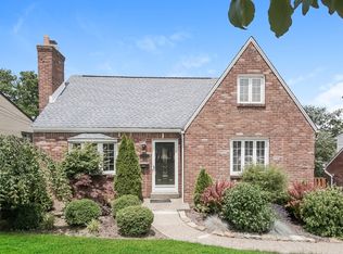 1140 Raven Dr, Pittsburgh, PA 15243