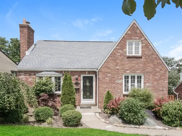 1140 Raven Dr, Pittsburgh, PA 15243