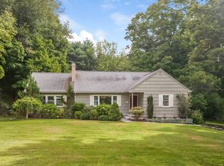 86 Bailey Dr, North Branford, CT 06471