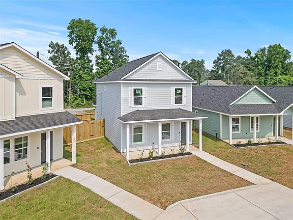 3rd image of 760 Juneau Court