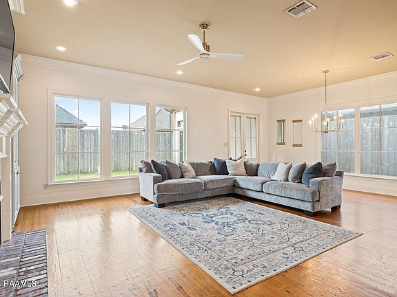 5th image of 123 Croft Row