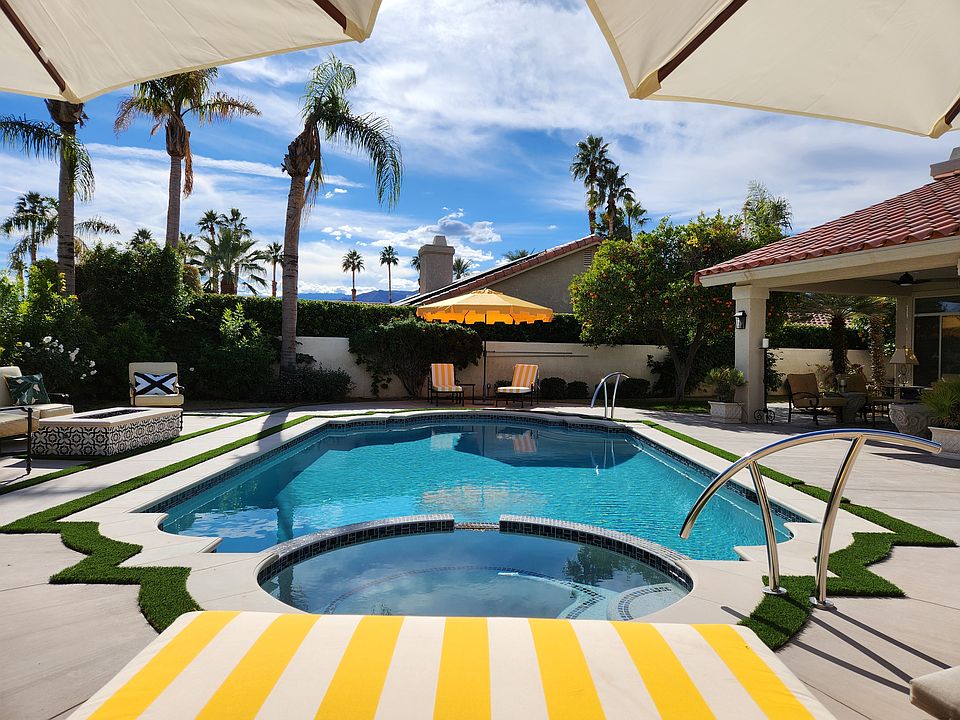 Resort-style Pool and Spa
