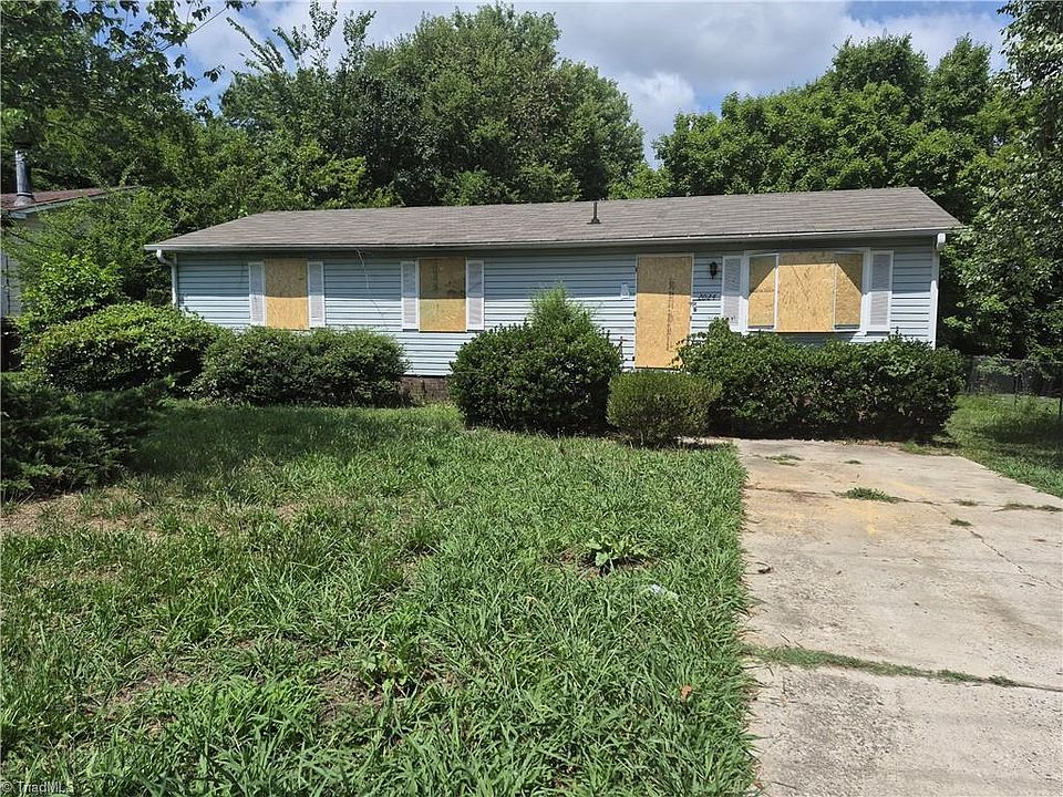 1st image of 2024 Willow Rd