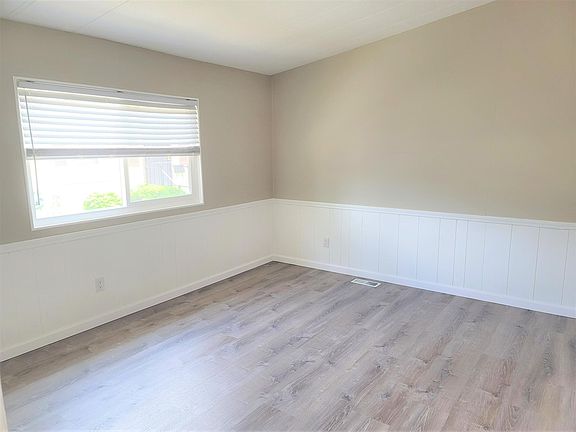 5th image of 21155 Garden Ave