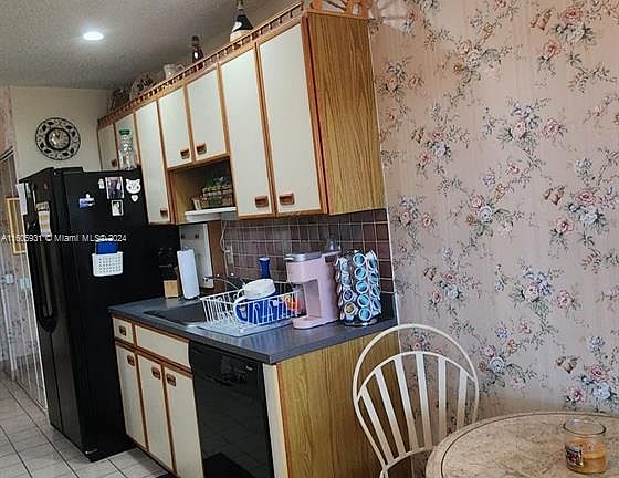 5th image of 2553 Carambola Cir N #1840