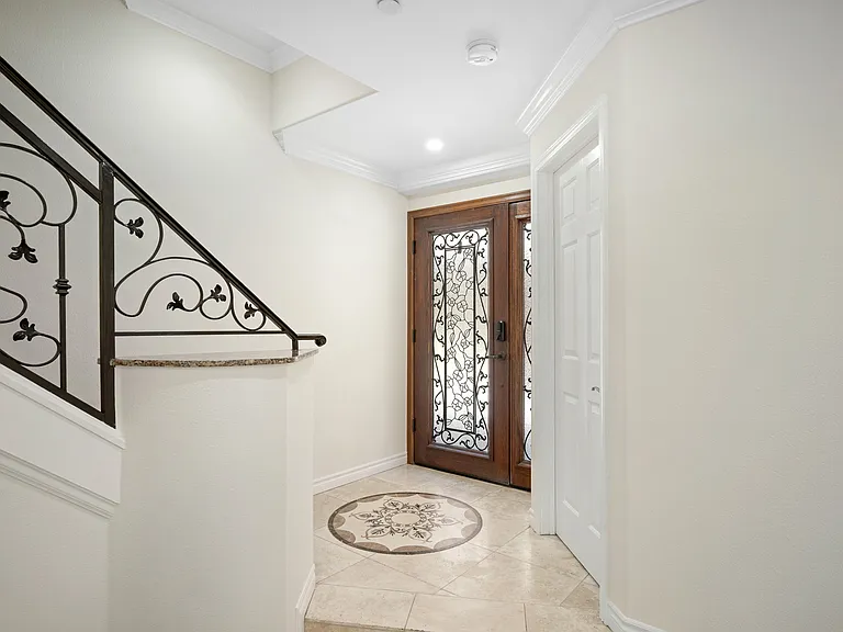 345 W Loraine St #3 — Photo 4