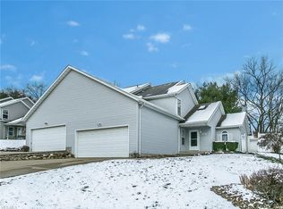 566 Hilltop Terrace Dr, Tallmadge, OH