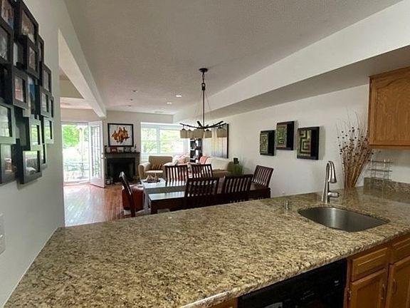 5th image of 10 Merganser Way Unit 10