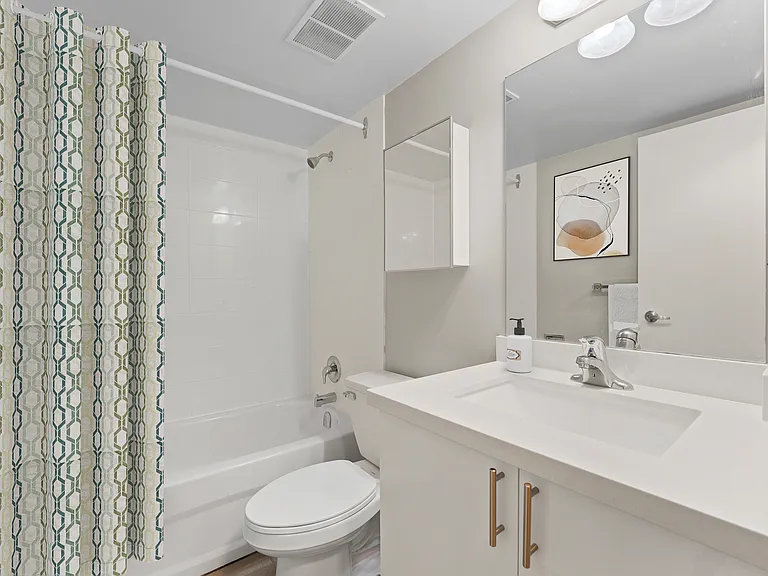 20 Carlton St #25 — Photo 27