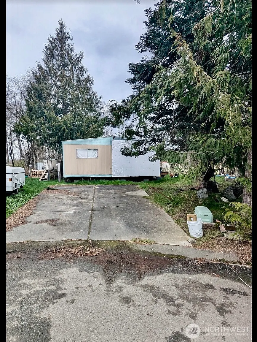 2317 Twin Place photo 1