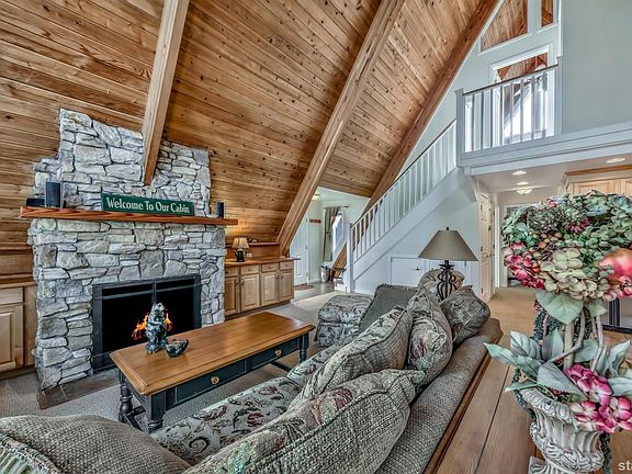 3rd image of 907 Creekwood Dr