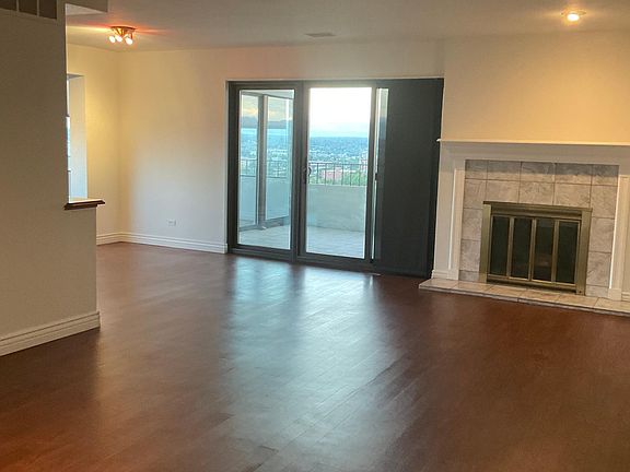 5th image of 130 N Pearl St APT 1404