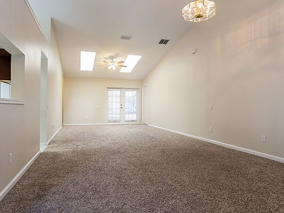 4th image of 354 Hanging Moss Cir