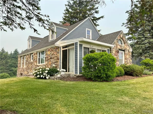1223 North Rd, Tully, NY 13159